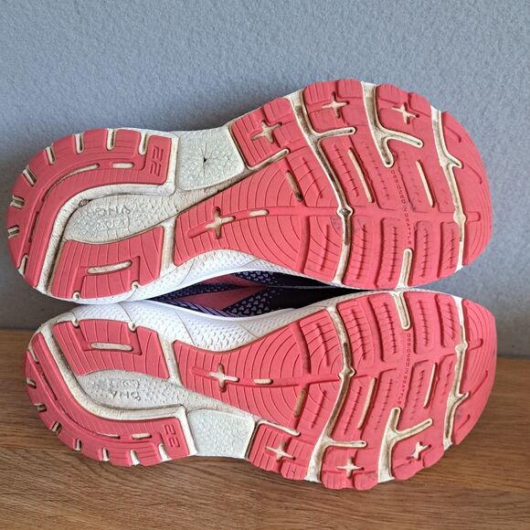 Brooks Adrenaline GTS 22 Womens 8.5 40 Medium Running Shoe Sneaker Black Purple - Picture 11 of 15